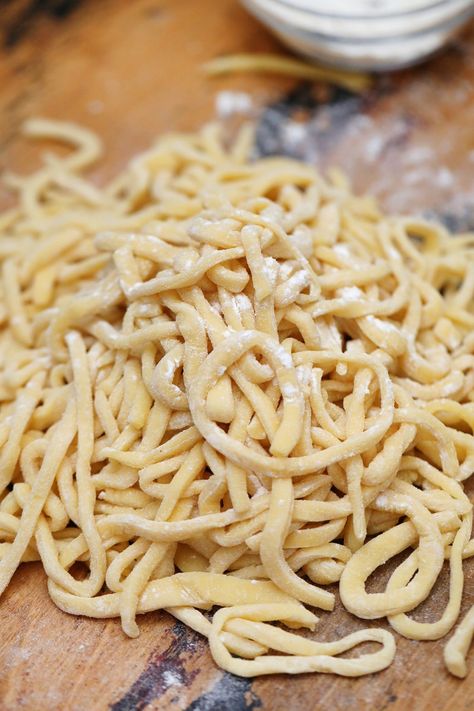 Homemade Egg Noodles In Bread Machine, Old Fashioned Noodles, Easy Egg Noodles Recipes, Homemade Egg Noodles Easy, Egg Noodles Recipes Homemade, Amish Egg Noodle Recipes, Thanksgiving Noodles, Homemade Noodles Easy, Reames Noodle Recipes