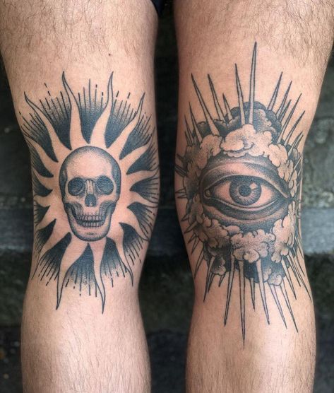 Traditional Kneecap Tattoo, Edgy Knee Tattoos, Mens Traditional Tattoos Black, Horror Knee Tattoo, Knees Tattoo Ideas, Tattoo For Knee, Back Of The Knee Tattoo, Back Knee Tattoo, Eye Knee Tattoo