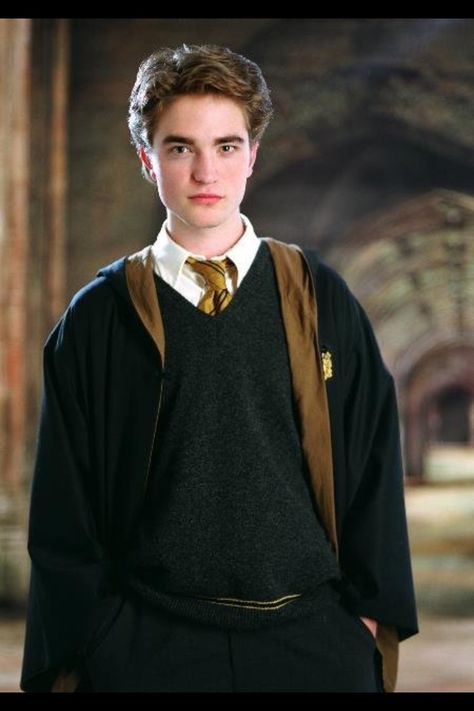 Love him as Edward Cullen... But he'll always be Cedric Diggory to me :) Harry Potter Humor, Harry Potter Goblet, Glume Harry Potter, Robert Pattinson Twilight, Harry Potter Wall, Tapeta Harry Potter, Powerful Pictures, Buku Harry Potter, The Goblet Of Fire