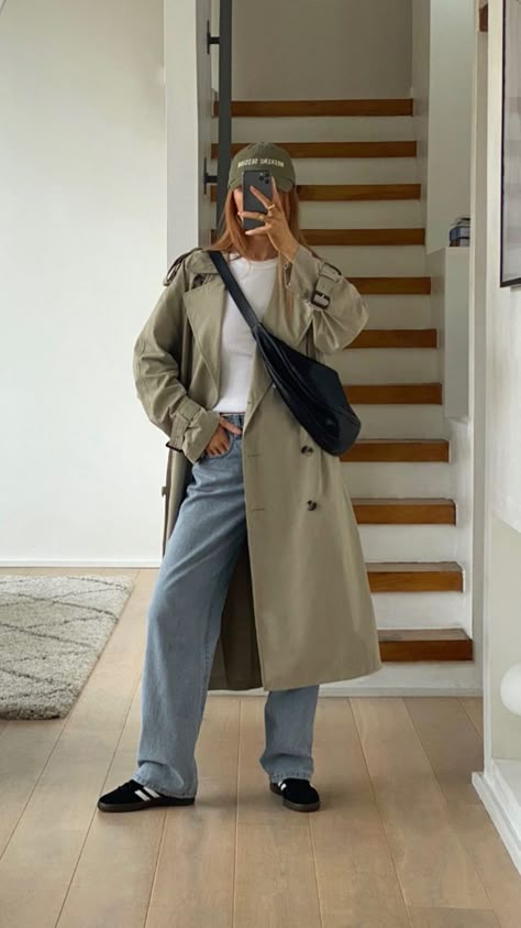 Trenchcoat Outfit, Trench Outfit, Italy Fits, Trip Outfit, Green Trench Coat, Trench Coat Outfit, Style Evolution, Trench Coat Style, Europe Outfits