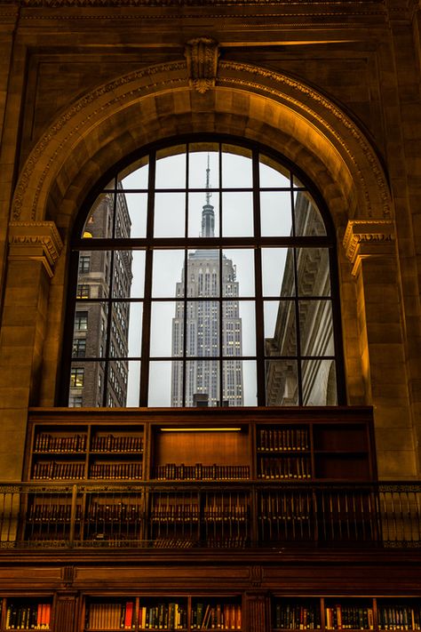 ESB from NYPL by Sikbug on flickr New York Library Aesthetic, Big Library Aesthetic, Nyc Mansions, Autumn Academia, Photographie New York, San Myshuno, Voyage New York, New York City Photos, Public Libraries