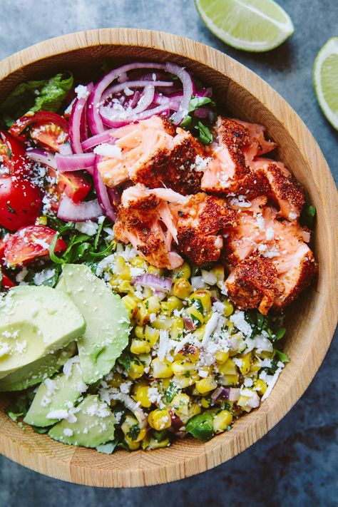 Clean Eating Dinner Recipe, Southwest Salmon Bowl, Salmon Taco Bowl, Salmon Bowl, Food Bowls, Healthy Bowls, Comfort Food Recipes, Dinner Bowls, Läcker Mat