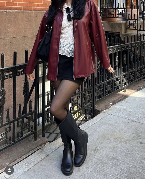 Burgundy And Black Outfit, Autumn Outfits Black, Black Red Outfit, Fall Outfits Red, Black And Red Outfit, Red Jacket Outfit, Red And Black Outfit, Red Black Outfit, Red Boots Outfit