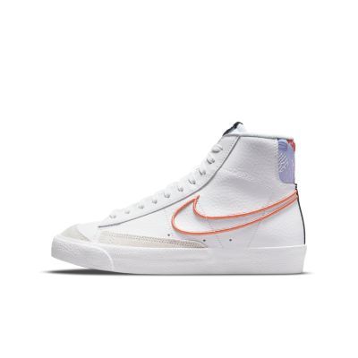 Aesthetic Hoodies, Nike Blazers, Nike Branding, Nike Blazer Mid 77, Nike Blazers Mid, Nike Air Shoes, Nike Blazer Mid, Cute Nike Shoes, Cute Nikes