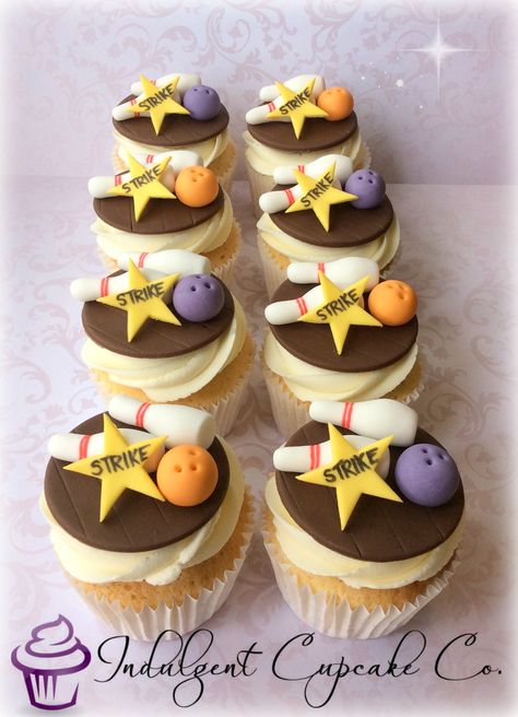 Bowling cupcakes....... Bowling Birthday Cupcakes, Bowling Cupcakes Ideas, Bowling Party Cupcakes, Bowling Cupcakes, Deco Cupcake, 25th Bday, Company Ideas, Bowling Birthday, Food Decorating