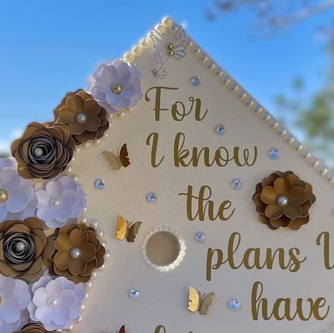 𝑨𝒍𝒐𝒏𝒅𝒓𝒂🌻🩵 on Instagram: "“For I know the plans I have for you.” Jeremiah 29:11 🤍✨  PLACE YOUR GRAD CAP ORDERS!! 🤩 • • • • • • • #grad #graduate #graduationtoppers #graduation #gradtopper #gradcap #gradcaps #gradcapdesign #gradcapideas #gradutioncapideas #classof2024 #graduacion #foryou #fyp #parati #explorepage #explore #aloscrafts #cricutcreations #cricutcrafts #papercrafts #paperflowers #floresdepapel #customcaptopper #gradszn #personalizedgradcap #elpasotx #texas #elpasosmallbusiness #instadaily" Graduation Cap Decoration Diy, Grad Cap Designs, Grad Ideas, Cap Decoration, Custom Caps, Graduation Cap Decoration, Cap Decorations, Jeremiah 29, Graduation Diy