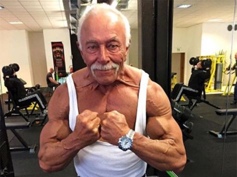 This 74-Year-Old Bodybuilder Is Taking Over The Internet Shoulder Press Machine, Weight Training Plan, Old Bodybuilder, Blast Belly Fat, Bodybuilding Competition, Bodybuilders Men, Bulk Up, Men’s Health, Aging Well