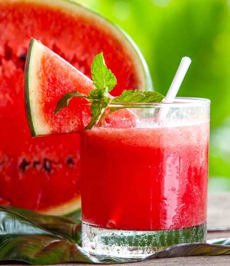 Sugar Free Smoothies, Watermelon Juice Recipe, Watermelon Smoothie Recipes, Resep Juice, Watermelon Water, Mint Drink, Watermelon Popsicles, Amy Myers, Watermelon Benefits