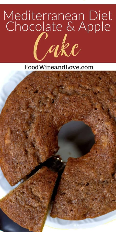 Mediterranean Diet Chocolate Apple Cake, a perfect dessert or snack idea that is friendly to the Mediterranean diet Ricotta Frosting, Diet Chocolate, Mediterranean Diet Snacks, Mediterranean Desserts, Diet Cake, Best Apples For Baking, Mediterranean Recipes Healthy, Chocolate Apple, Mediterranean Diet Recipes Dinners