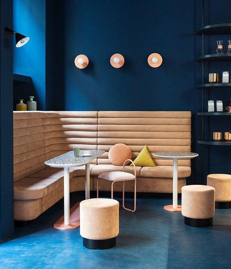 Caffeine cravers take note: here's your definitive guide to stylish coffee shops the world over, from Hong Kong to London to Los Angeles. Modern Maximalism, Café Design, Coffee Shops Interior, 카페 인테리어 디자인, Best Coffee Shop, Modern Restaurant, Coffee Shop Design, Retro Interior, Coffee Shop Decor