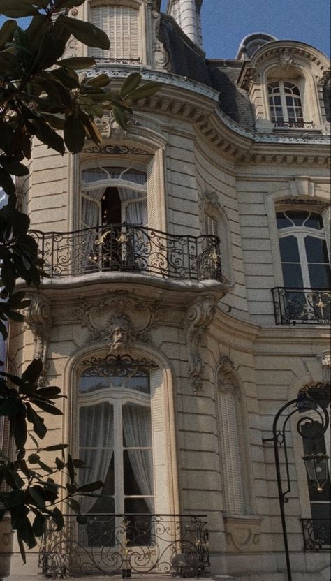 Old Mansion Aesthetic, Home Mansion, Classic Mansion, Old Money House, Old Mansion, House Design Photos, Money Aesthetic, Luxury House Designs, Dream Houses