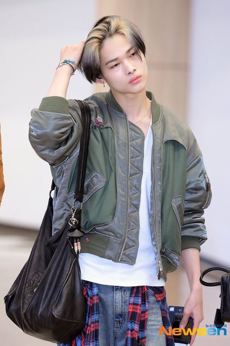 Im Falling For You, 7 Prince, Dark Blood, Emo Fashion, Japanese Men, Press Photo, Life Photo, Korean Actress, Airport Style