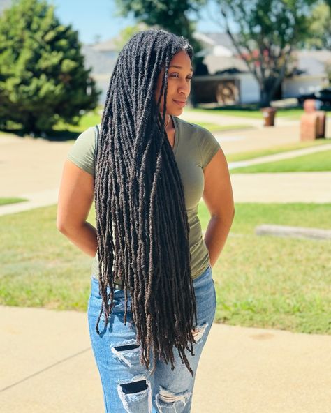 Locs are a true testament to my freedom. I choose to not comb my hair. I choose to retwist when I want. I choose to embrace my roots. I choose to love myself in the purest form. So every new inch is a reflection of how beautiful freedom can be 👑 #texturetuesday #locs My Roots, Pure Form, Love Myself, The Pure, I Choose, Coils, Choose Me, My Hair, How Beautiful