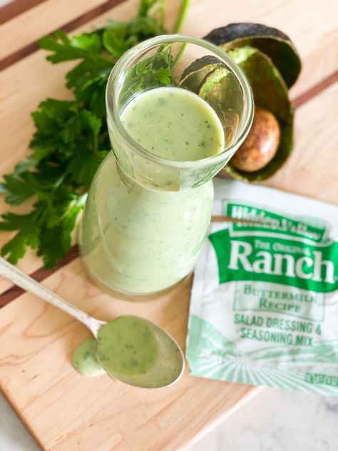 Chili's Avocado Ranch Dressing, Avocado Ranch Dipping Sauce, Avacado Ranch Dressing, Best Caesar Salad Dressing, Avocado Ranch Dressing Recipe, Best Caesar Salad, Avocado Lime Ranch Dressing, Ranch Powder, Avocado Ranch Dressing