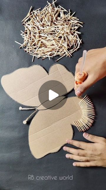 Craft With Toothpicks, Easy And Useful Crafts, How To Make Paper Dolls Crafts, Diy Butterflies Decorations, Diy With Kids Easy, Diy Butterfly Art, Butterfly Diy Decor, Make A Butterfly Craft, Diy Butterfly Decorations Craft Ideas