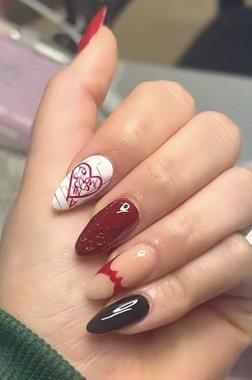 Marvel Avengers Nails, Scarlet Witch Nails Designs, Scarlet Witch Nail Art, Marvel Nails Simple, Wanda Nails Marvel, Simple Marvel Nails, Wandavision Nails, Wanda Maximoff Nails, Marvel Acrylic Nails