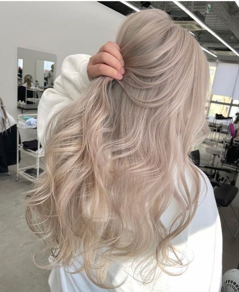 Beige Hair Color, Champagne Blonde Hair, Beige Blonde Hair, Ice Blonde Hair, Ash Blonde Hair Colour, Beige Hair, Korean Hair Color, Ash Hair Color, Cool Blonde Hair