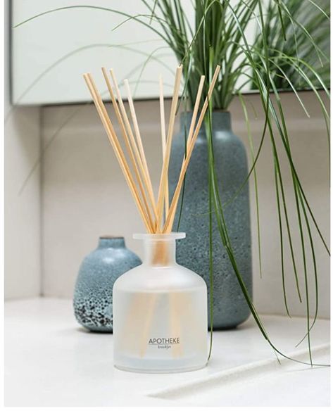 Reed Diffuser Packaging, Candle Photography Ideas, Lilin Aroma, Reed Diffuser Bottle, Fresh Lavender, Diffuser Sticks, Candles Photography, Room Diffuser, Diffuser Bottle