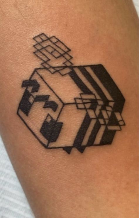 Small Gaming Tattoo Ideas, Simple Minecraft Tattoo, Minecraft Tatoos Ideas, Dsmp Inspired Tattoos, Minecraft Tattoo Ideas Small, Minecraft Bee Tattoo, Enderman Tattoo, Minecraft Heart Tattoo, Minecraft Flower Tattoo