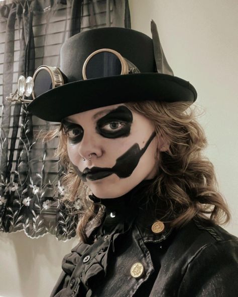 Ghost Band Face Paint, Ghost Bc Makeup, Ghost Band Makeup Ideas, Ghost Makeup Band, Ghost Band Costume, Ghost Band Inspired Makeup, Ghost Band Cosplay, Ghost Band Makeup, Ghost Band Outfit