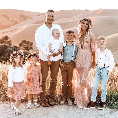 Two Daughter Family Photo, Pink And Tan Family Pictures, Blush Family Photo Outfits, Peach Family Pictures Outfits, Summer Boho Family Pictures, Pink And Green Family Photo Outfits, Nude Color Family Photoshoot, Family Spring Pictures Outfits, White Family Photo Outfits