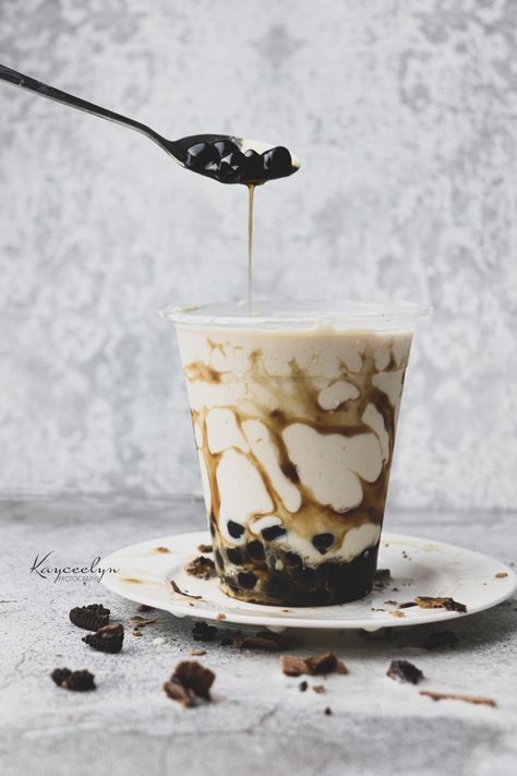 Milktea photoshoot ideas Boba Tea Photoshoot, Milktea Photography Ideas, Boba Tea Photography, Tea Photoshoot Ideas, Boba Photoshoot, Bubble Tea Photography, Milktea Photography, Tea Photoshoot, Slides Background