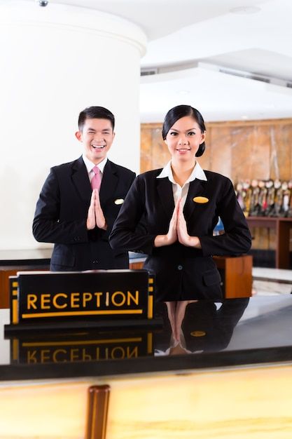 Front Desk Hotel, Hotel Front Desk, Hotel Reception Desk, Hotel Concierge, Welcome Photos, Girl Iphone Wallpaper, Hotel Reception, Front Office, Human Poses Reference