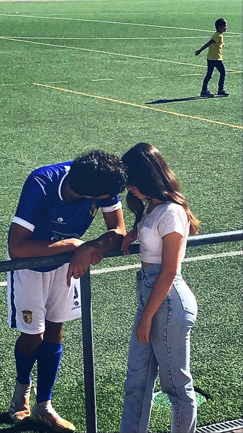 Romantic Photos Aesthetic, Cute Soccer Couples, Relationship Milestones, Soccer Couples, Best Soccer Shoes, Football Girlfriend, Footballers Wives, Beautiful Christmas Scenes, Football Couples