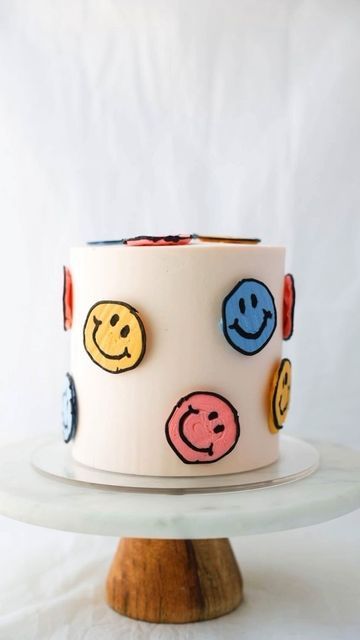 Smiley Cake, Kristin Bell, Cake Videos, 11th Birthday, Just Smile, Cake Inspiration, Food Network Recipes, Smiley, First Birthdays