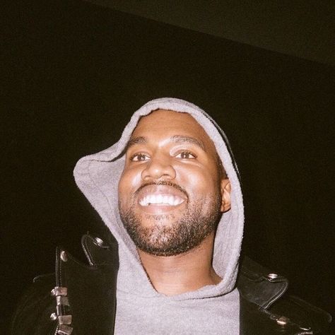 Kanye West Pfp, Kanye Face, Yeezy Szn, Kanye West Smiling, Kanye West Funny, London Photographer, Hip Hop Art, The London, Photography Blog