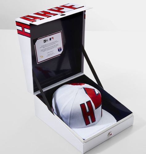 fancy hat Cap Packaging Boxes, Hat Packaging Ideas, Helmet Packaging, Hat Packaging, Pr Kit, Jersey Collection, Shirt Packaging, Luxury Hats, Clothing Packaging