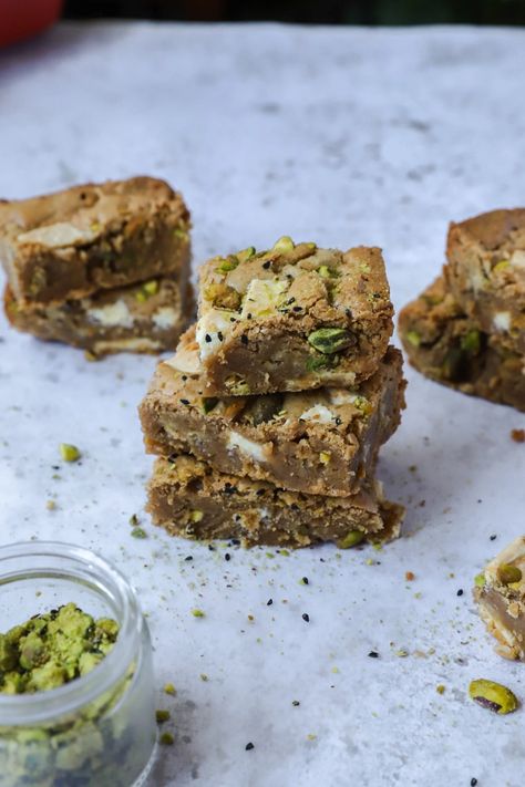 White Chocolate Pistachio Halva Blondies – The Ladle Bearer Pistachio Halva Recipe, Macedonian Desserts, Halva Dessert, Halva Brownies, Pistachio Halva, Halva Cookies, Pistachio Blondies, White Chocolate And Pistachio, Pistachio Cookie