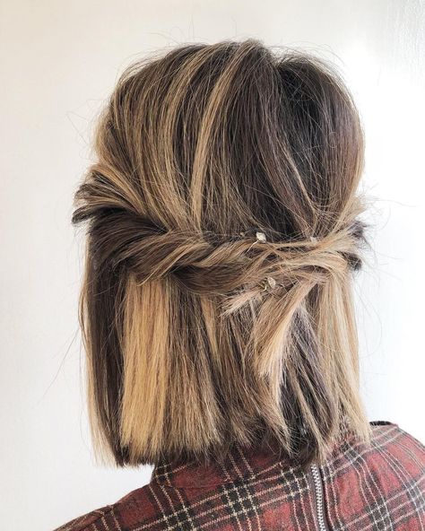 Hairstyle Ideas For Short Hair, Easy Hairstyle Video, Loose French Braids, Short Ombre Hair, Ideas For Short Hair, Easy Hairstyles For Medium Hair, Short Hairdos, Diy Hair Mask, Easy Hairstyle