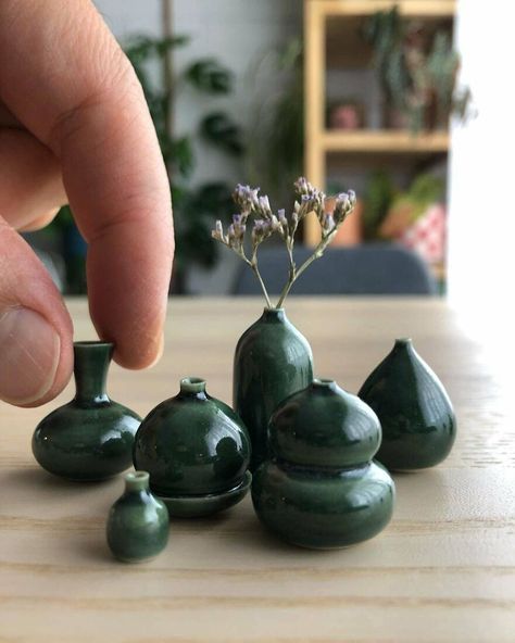 Tiny Vases, Pottery Games, Miniature Pottery, Metallic Glaze, Oldest Human, Ancient Pottery, Clay Art Projects, Mini Vase, Ceramics Ideas Pottery