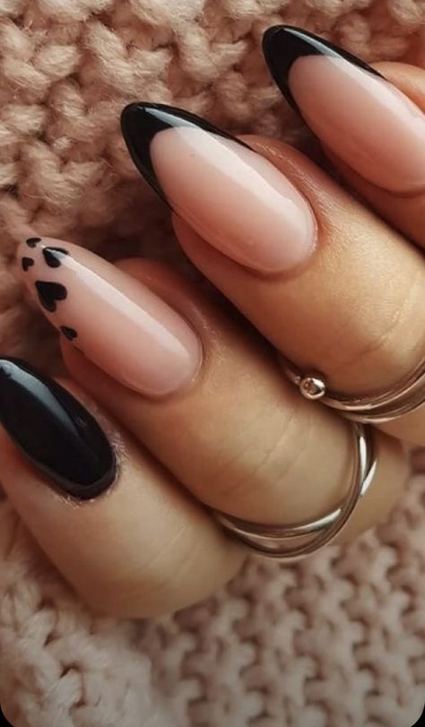 Black With Hearts Nails, Black Almond Shape Nails, Black And Pink Almond Nails, Acrylic Nail Designs Almond Shape, Black Simple Nails, Nagellack Trends, Spring Nail Designs, Her Nails, Almond Nails Designs