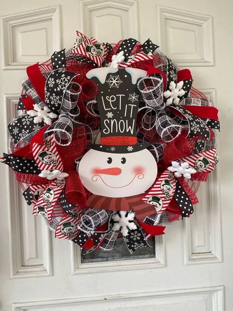 Karlaskleverkrafts - Etsy Fishing Gnome, Nightmare Before Christmas Wreath, Christmas Wreath Decor, Ribbon Wreaths, Snowflake Snowman, Wreath Storage, Fall Thanksgiving Wreaths, Wreath Boxes, Door Colors