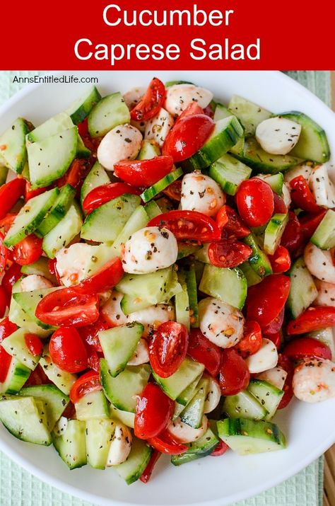 Cucumber Caprese Salad, Salad Caprese, Salad Macaroni, Steak Burgers, Cucumber And Tomato, Caprese Salad Recipe, Pasta Vegetariana, Steak Side Dishes, Resep Salad