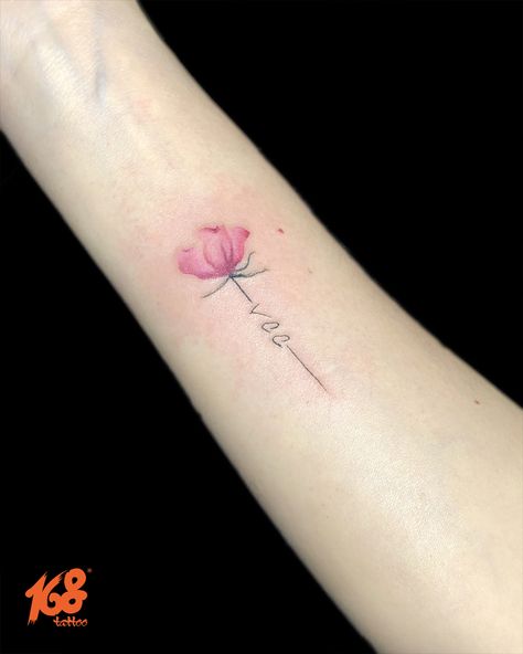 Flower Tattoo With Initials, Mums Tattoo, Tattoo With Initials, Kids Initial Tattoos, Small Flower Tattoo, Tattoo On The Wrist, Mum Tattoo, Tattoo On Wrist, Pretty Flower Tattoos