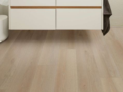 Our Shaw Floors Floorte Elite Resilient Prodigy Hdr MXL Plus Cotton is resilient flooring made to make your life easier. Click to learn more Vinyl Wall Tiles, Oak And Walnut, Shaw Floors, Resilient Flooring, Porcelain Wall Tile, Classic Americana, Flooring Projects, Luxury Vinyl Plank Flooring, Wood Look Tile