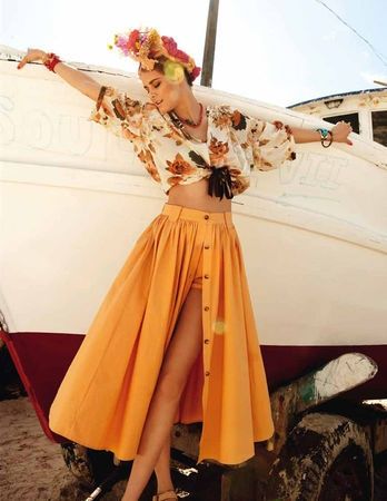 i really will be packing this outfit. be ready.  Havana nights, Mexican inspired fashion, Cuban inspired fashion Havana Party, Cuba Fashion, Havana Nights Party, Boho Market, Mode Pop, Havana Nights, Tropical Fashion, Button Skirt, Mode Boho