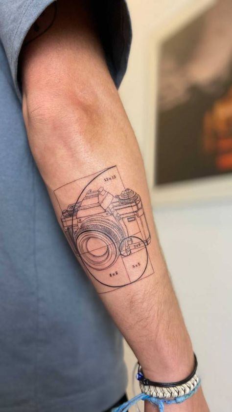 Camera Related Tattoos, Camera Geometric Tattoo, Camera Tattoo Design For Men, Tattoo Camera Photography, Filmmaker Tattoo Ideas, Camera Tattoos For Men, Tattoo Ideas For Photographers, Videographer Tattoo, Film Photography Tattoo