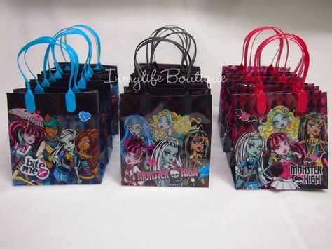 12 Lot MONSTER HIGH Party Favors Bags Goodie by InMyLifeBoutique, $13.90 Monster High Bedroom, Paper Monster, Birthday Bags, Reusable Plastic Bags, Monster High Birthday Party, Slumber Party Games, Avenger Birthday Party, Doll Scenes, Monster High Party