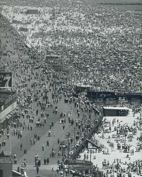 Photo New York, New York Pictures, Parc D'attraction, Historical Images, Vintage New York, Coney Island, Foto Inspiration, Vintage Photography, Historical Photos