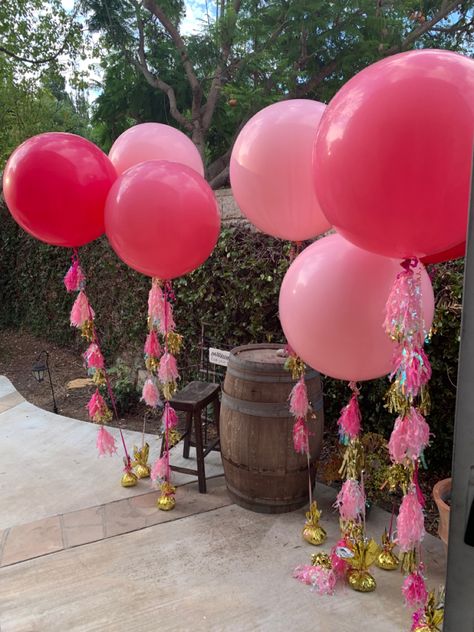 Large Balloons With Tassels, Balloon Tower, Balloon Tassel, Jumbo Balloons, College Graduation Parties, Giant Balloons, Pink Friday, Large Balloons, Big Balloons