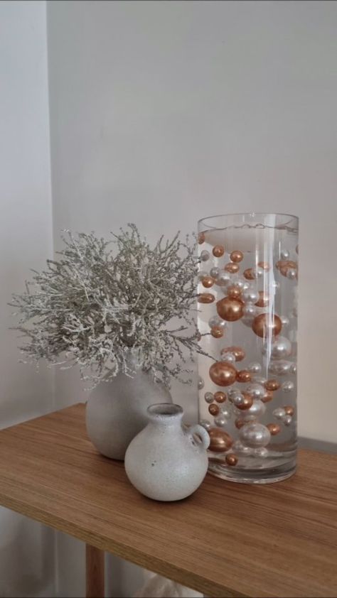 Floating Pearls of Wisdom to kick off my Christmas Decorating. #myfavouritetimeofyear I've used gold and white pearls in 3 different sizes… | Instagram Water Beads Centerpiece, Evergreen Candle, Diy Christmas Tree Topper, Christmas Vases, Flocked Christmas Trees Decorated, Pearls Of Wisdom, Minimalist Christmas Tree, Pencil Christmas Tree, Christmas Themes Decorations