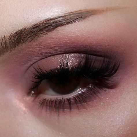 Plum Makeup For Brown Eyes, Makeup For Mauve Dress, Plum Wedding Makeup, Plum Eyeshadow Looks, Mauve Eyeshadow Looks, Mauve Eye Makeup, Plum Makeup Look, Mauve Makeup Look, Winter Nail Colours