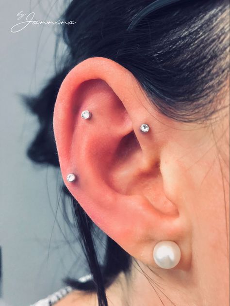 Triangle Piercing, Black Heart Tattoo, Auricle Piercing, Skin Piercing, Black Heart Tattoos, Piercings Ear, Skin Tattoo, Forward Helix, Piercing Tattoo