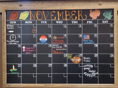 November Chalkboard Art Calendar Ideas, Calendar Inspo Whiteboard, Monthly Board Ideas, November Blackboard Ideas, November Chalk Calendar Ideas, Monthly Calendar Design Ideas, February Calendar Ideas Whiteboard, November Chalk Calendar, Calendar Ideas August