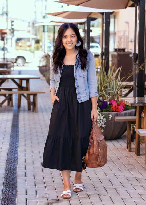 Black Dress With Jeans Jacket, Western Outfits Women Jean Jacket, Blue Dress With Jean Jacket, Black Midi Dress Outfit Summer, Jeans With Slides, Black Dress With Jean Jacket, White Slides Outfit, Black Dress Jean Jacket, Outfits With Denim Jeans