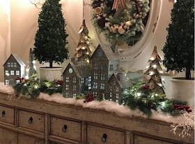 4 the love of wood: 12 MINI CHRISTMAS HOUSE DISPLAYS for 2019 Mini Christmas House, Home Decor Christmas Ideas, Decor Christmas Ideas, Christmas Vignettes, Christmas Decoration Ideas, Christmas Village Display, Have Inspiration, Home Decor Christmas, Christmas Villages